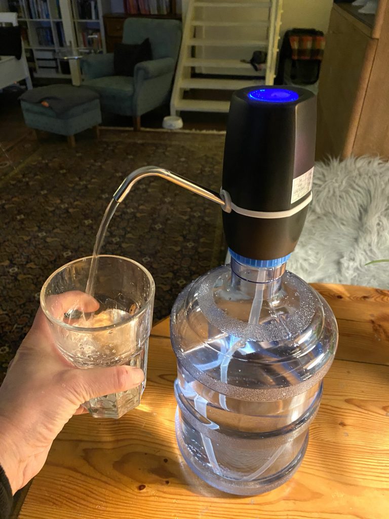 Wasser marsch- mit einer USB Pumpe.